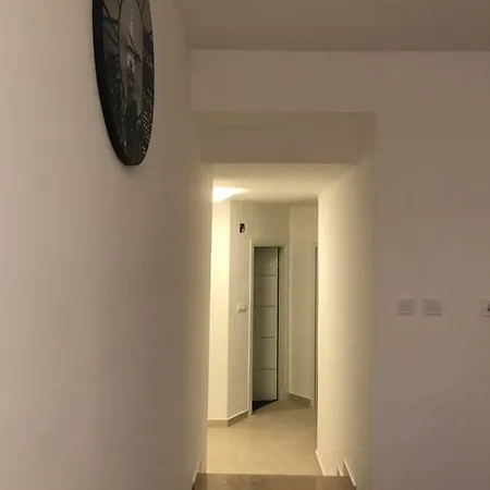 Apartment M&e Mokosica