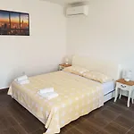 Apartment M&e *