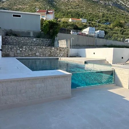 M&e Διαμέρισμα