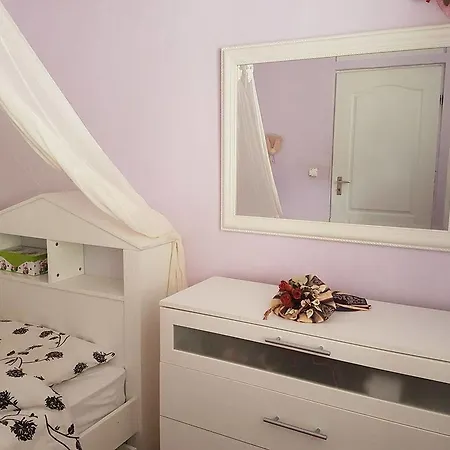 M&e Apartment *