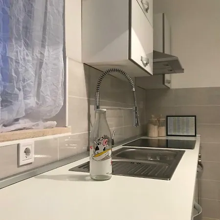 M&e Apartment *