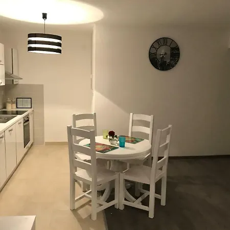 M&e Apartment